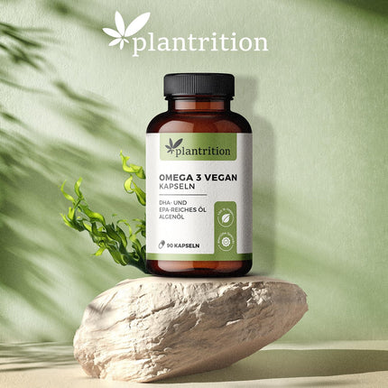 Vegan Omega-3 capsules made of micro-algae oil. 1875 mg premium Omegavie® algae oil with DHA and EPA per daily dose. 90 capsules. High dosage, high bioavailability, vegan.